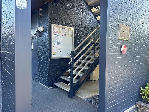 13/14 エントランス