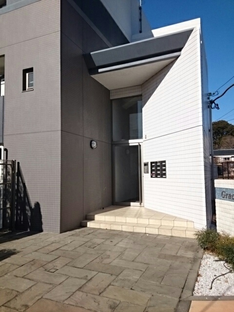 13/22 エントランス