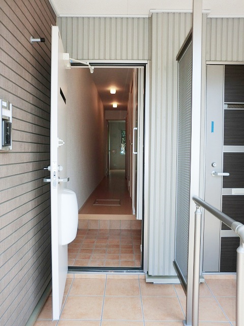 14/20 エントランス