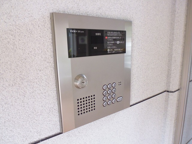 21/30 エントランス