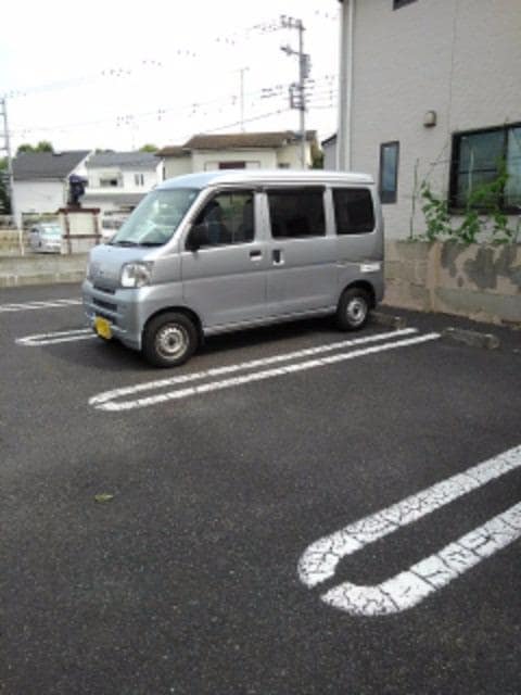 13/21 駐車場