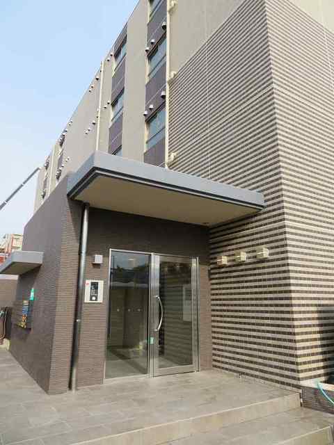 14/23 エントランス