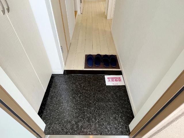 14/30 玄関