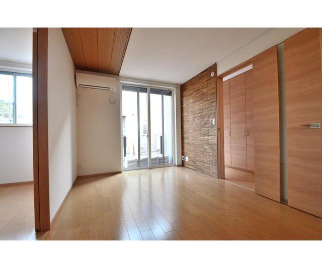 18/29 リビング/ダイニング