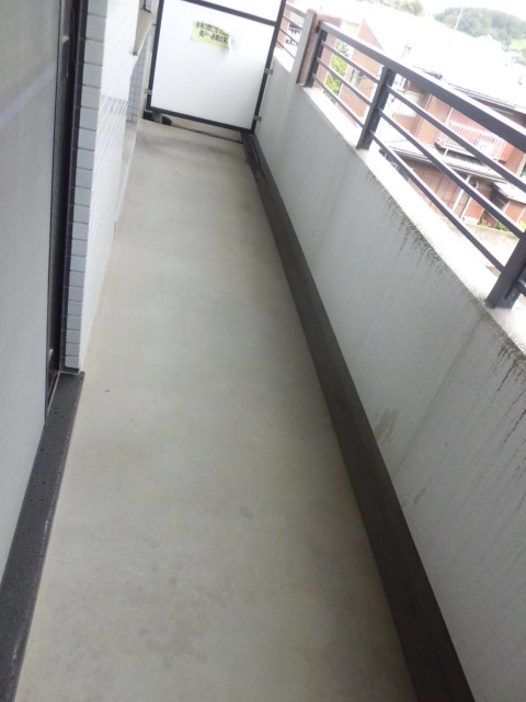 17/27 バルコニー