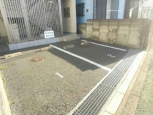 14/14 駐車場