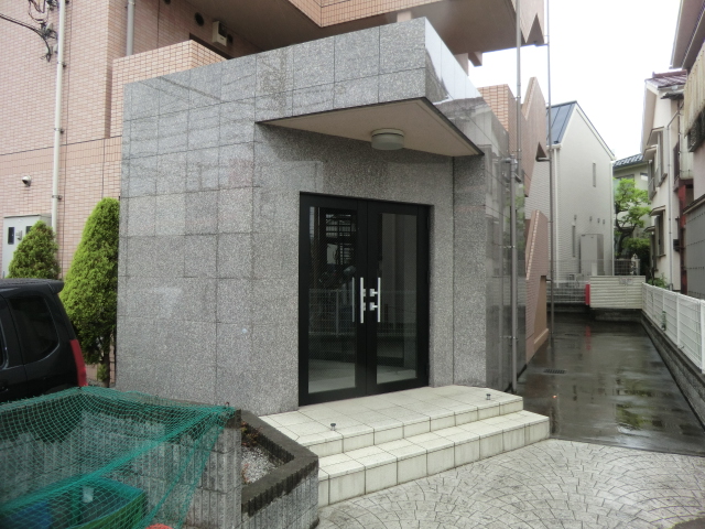 22/30 エントランス