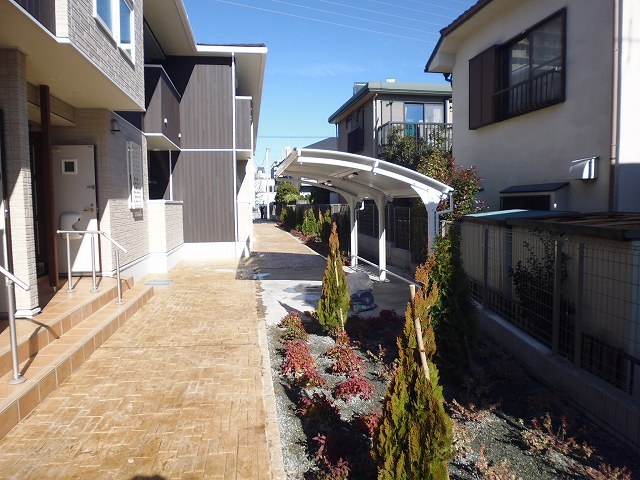 13/22 エントランス