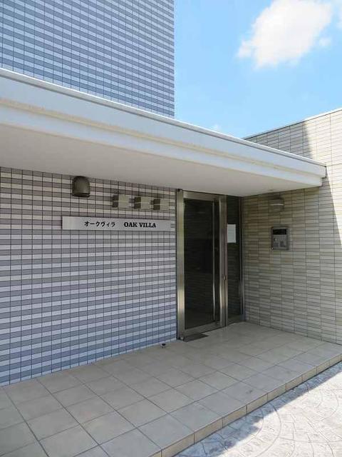 21/30 エントランス