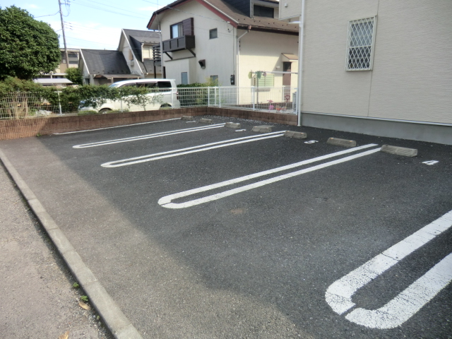 21/28 駐車場