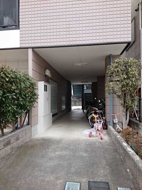 20/27 エントランス