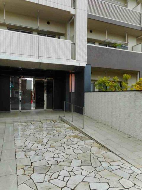 14/23 エントランス