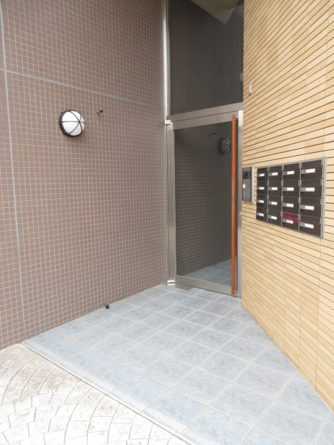 14/20 エントランス