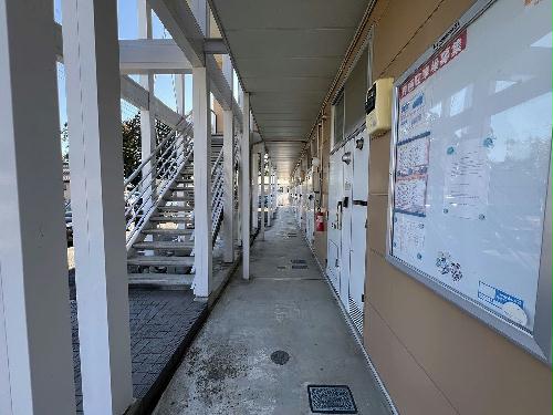 13/14 エントランス