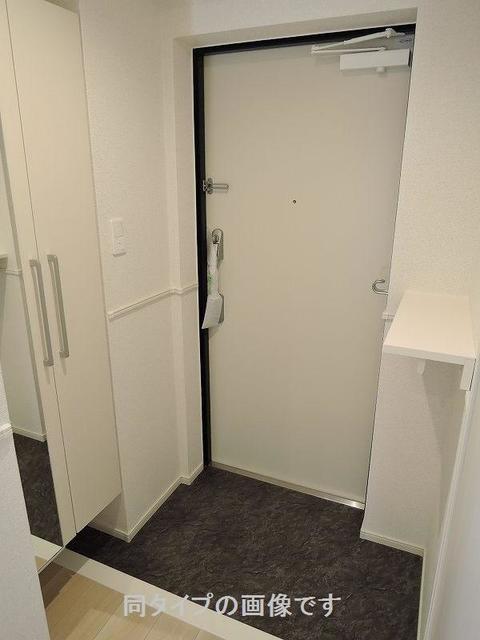 20/30 エントランス