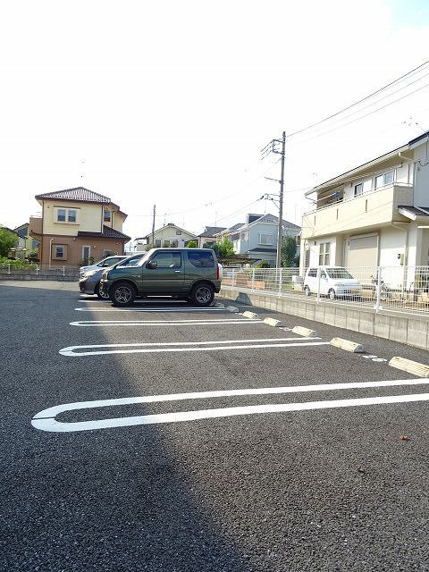 13/23 駐車場