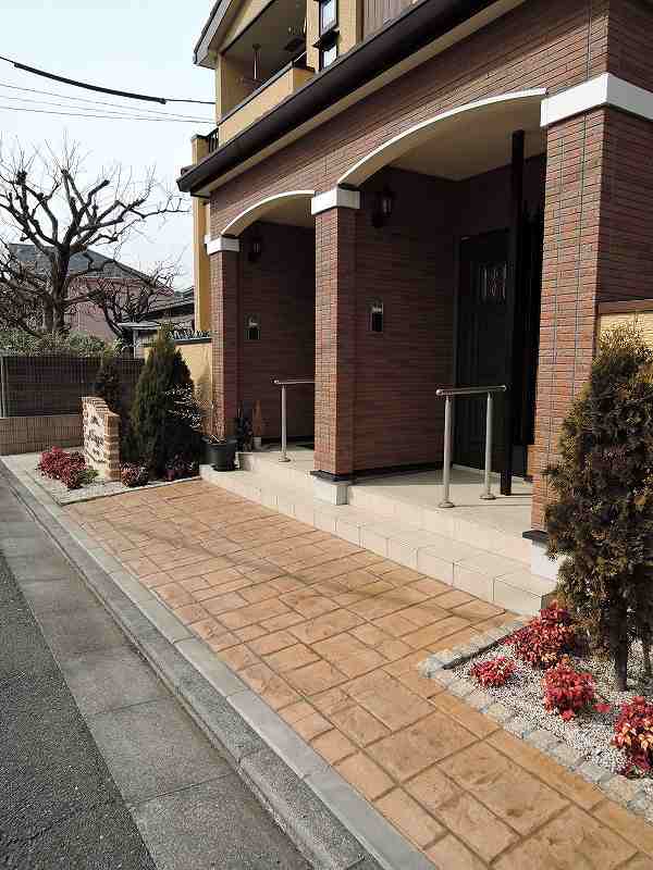 21/29 エントランス