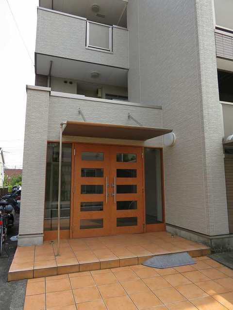 20/30 エントランス