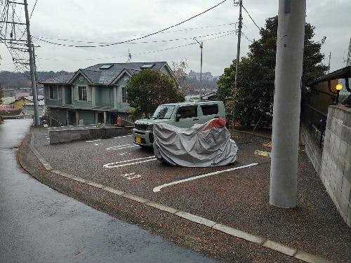 14/14 駐車場