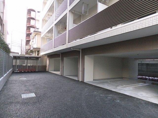 14/23 駐車場