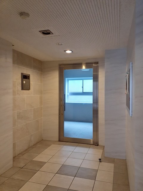 20/26 エントランス