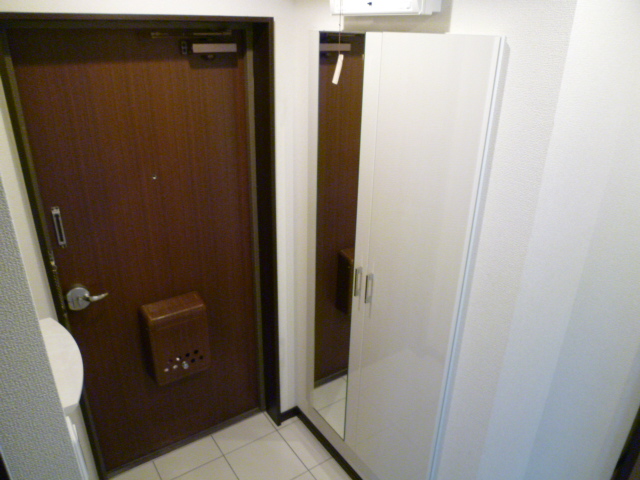 22/23 エントランス