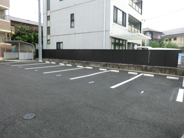 2/2 駐車場