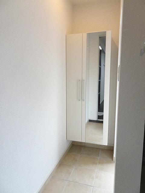 14/20 エントランス