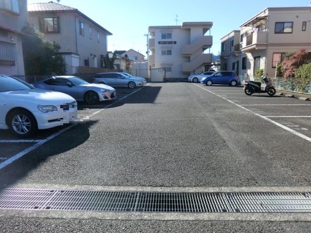 2/5 駐車場