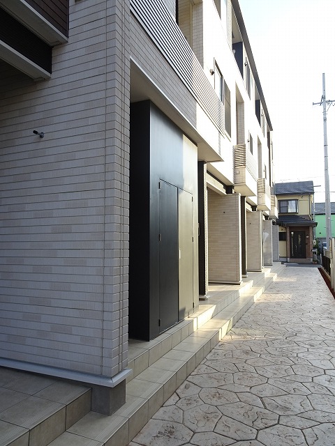 21/28 エントランス