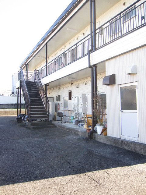 21/27 エントランス