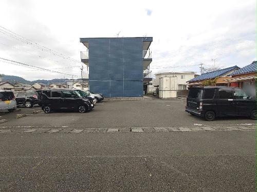 14/14 駐車場