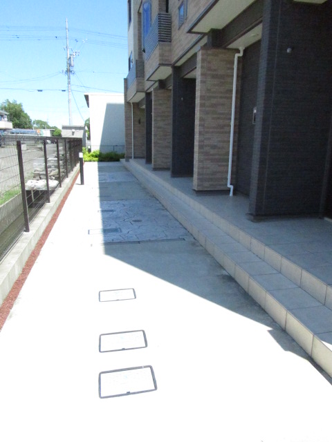 22/28 エントランス