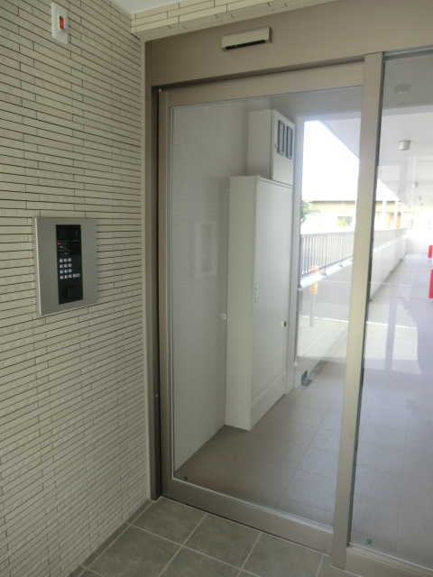 21/23 エントランス