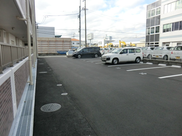22/23 駐車場