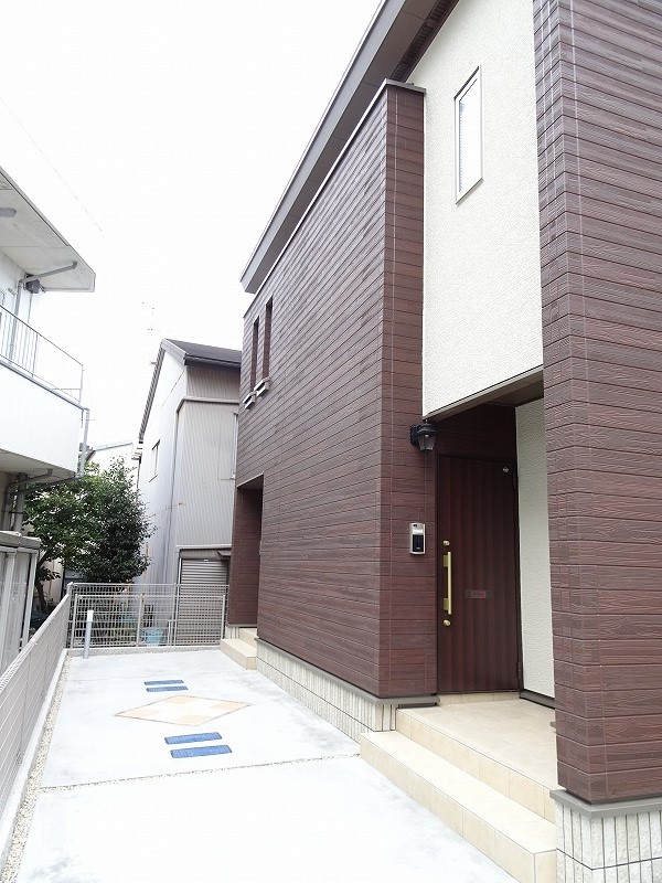 14/20 エントランス