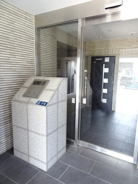 15/19 エントランス