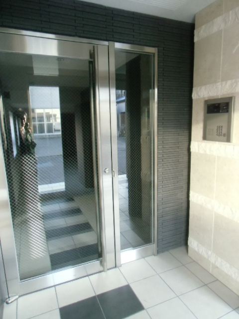 21/28 エントランス