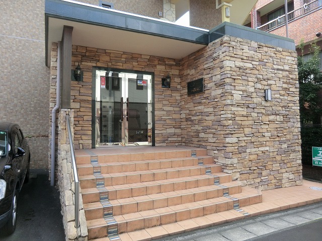 19/26 エントランス