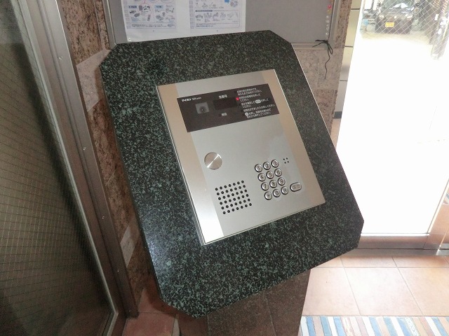 21/26 エントランス