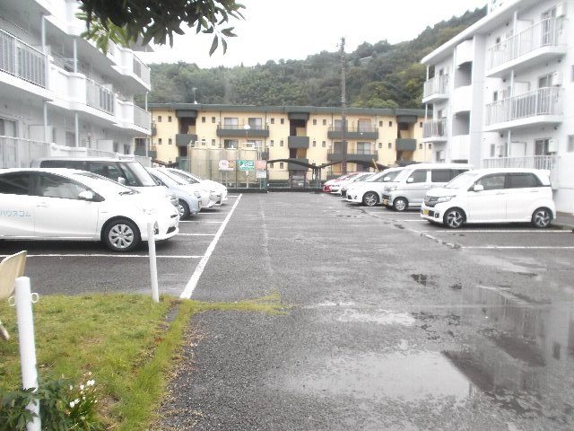 2/4 駐車場