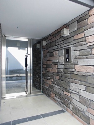 14/20 エントランス