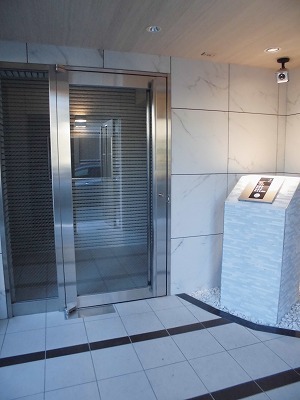 20/27 エントランス