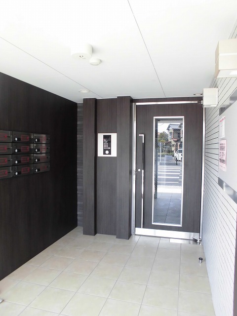 14/18 エントランス