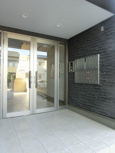 14/20 エントランス