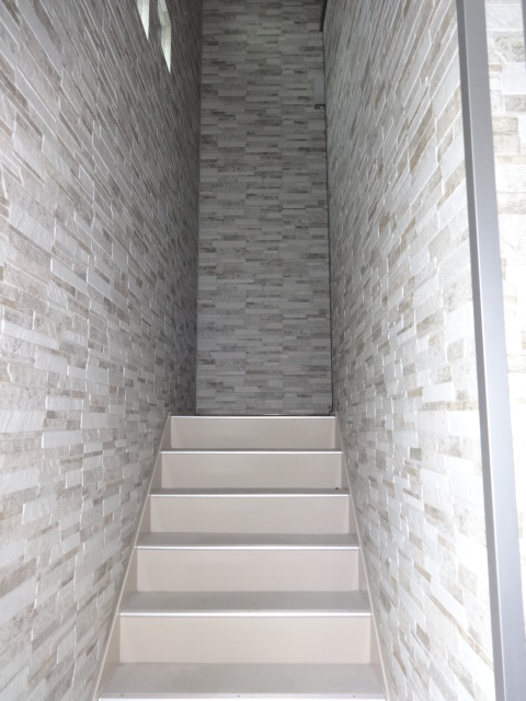 21/23 エントランス