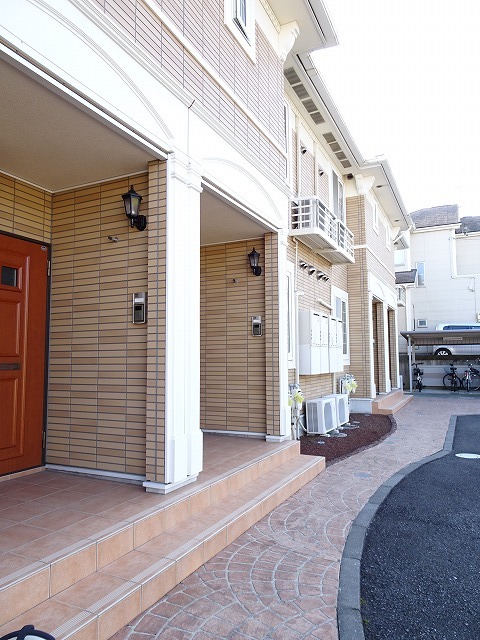 27/30 エントランス