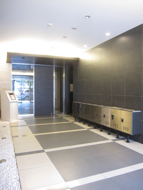 14/20 エントランス