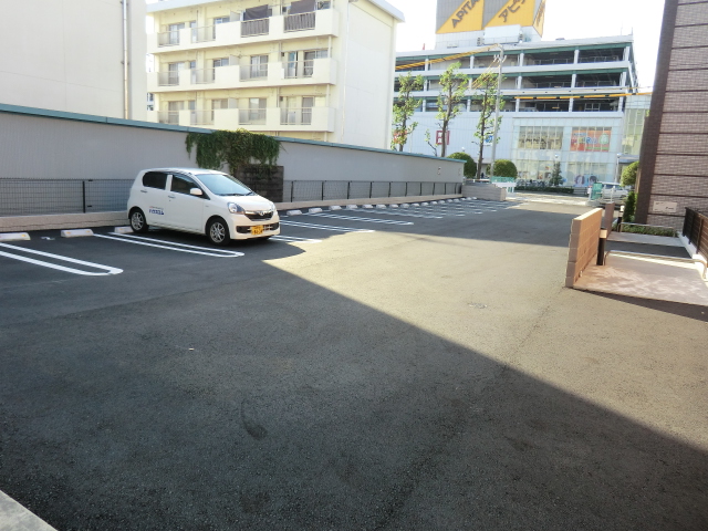 23/29 駐車場