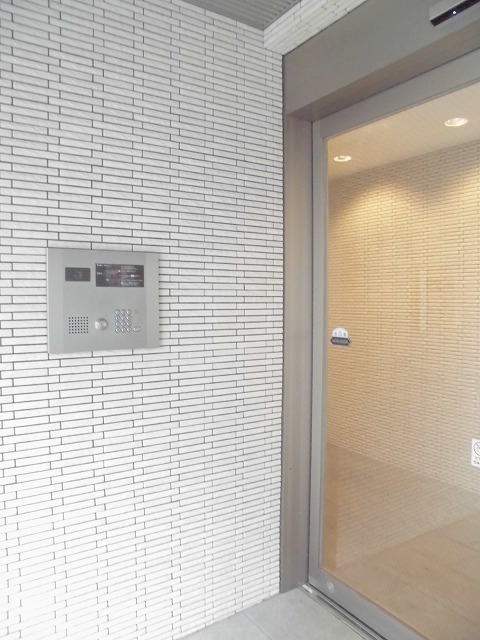 14/20 エントランス